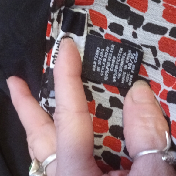 SOLD-Studio 1940 Red and black top size 16 - Picture 5 of 5